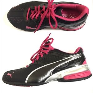 WOMEN'S PUMA SNEAKER Tazon 6 size5.5